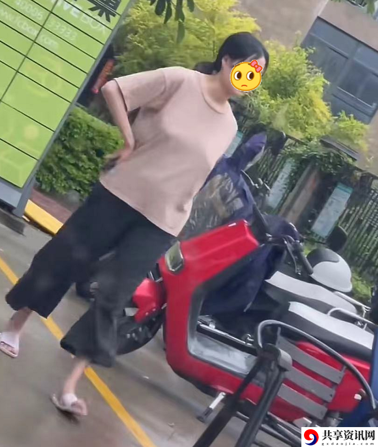 真空下楼取快递被C嗯啊上线，网友热议：