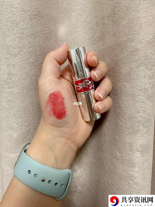  关于YSL蜜桃色：唤醒你的春夏妆容灵感