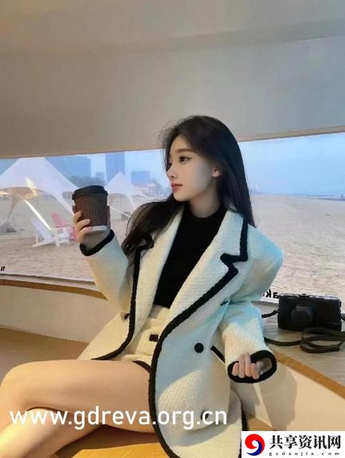  一面亲着一面膜下奶韩剧放下：爱的纠葛与成长的旅程