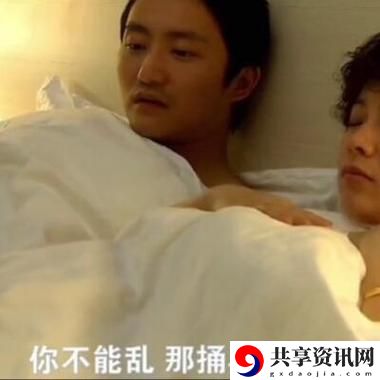 母亲开始慢迎迎合小心孩子，网友：每个细节都在爱之中