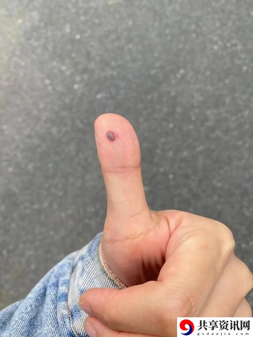 被5个粗大手指巴捣出白浆后，网友：这到底是哪个导演的创意？