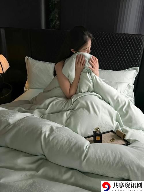 陪读装睡让他滑进去了上线，网友：你该醒醒了！
