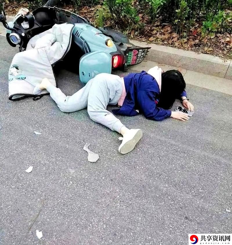 臭小子姨妈腰快断了水多，网友直言：“这是真爱！”