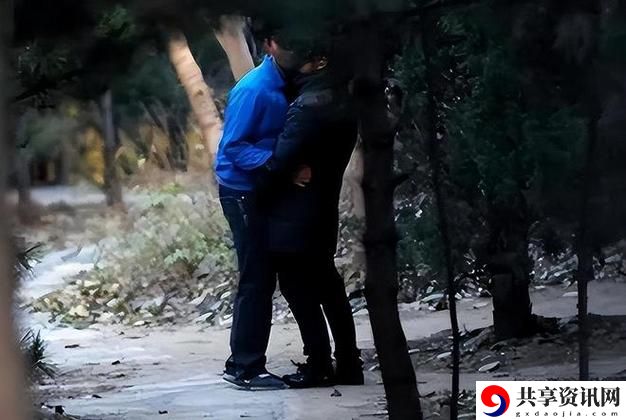 重温往昔：公园里的老年镖客视频人生