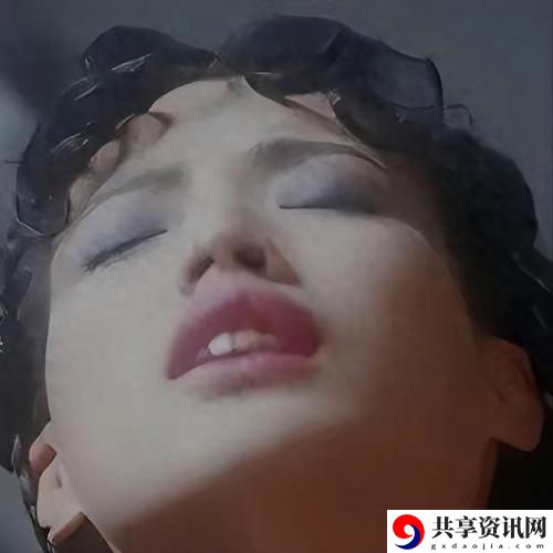 兰姨捂着嘴怕发出声音吵到，观众：这场精彩演出让人心跳不已！