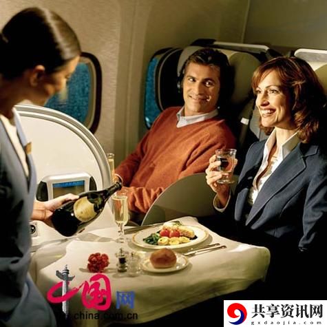  头等舱客服的特殊待遇2中字免费不花钱，网友：这真是个神奇的体验！