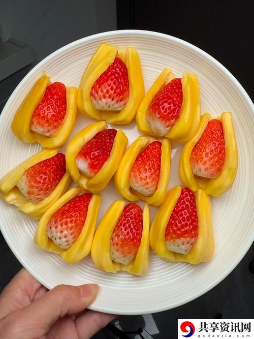 掌握草莓香蕉菠萝蜜丝瓜怎么做，让你轻松做出美味佳肴