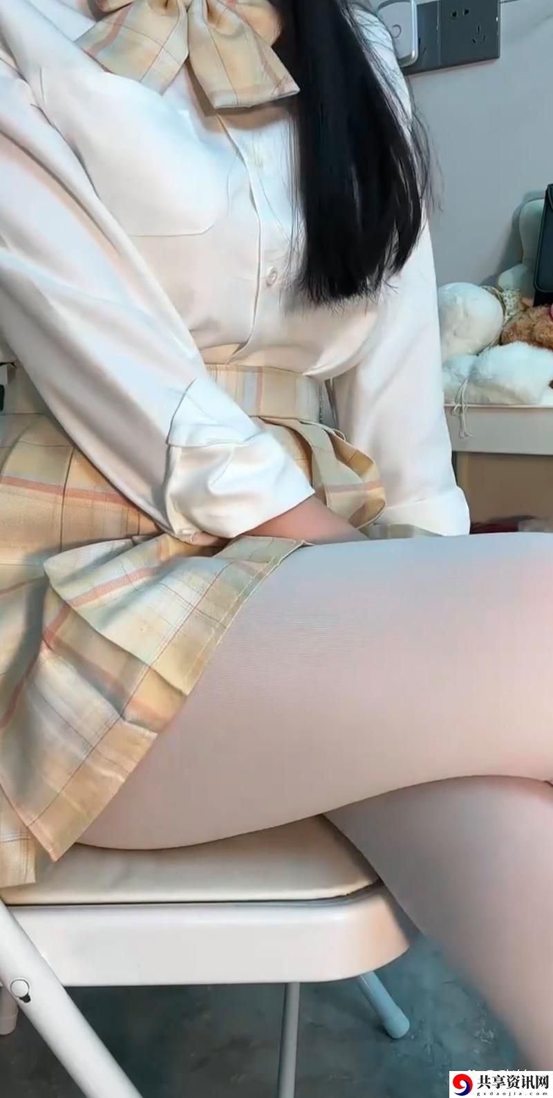 宁娜白丝jk爆❌❌乳❌❌❌，粉丝表示：