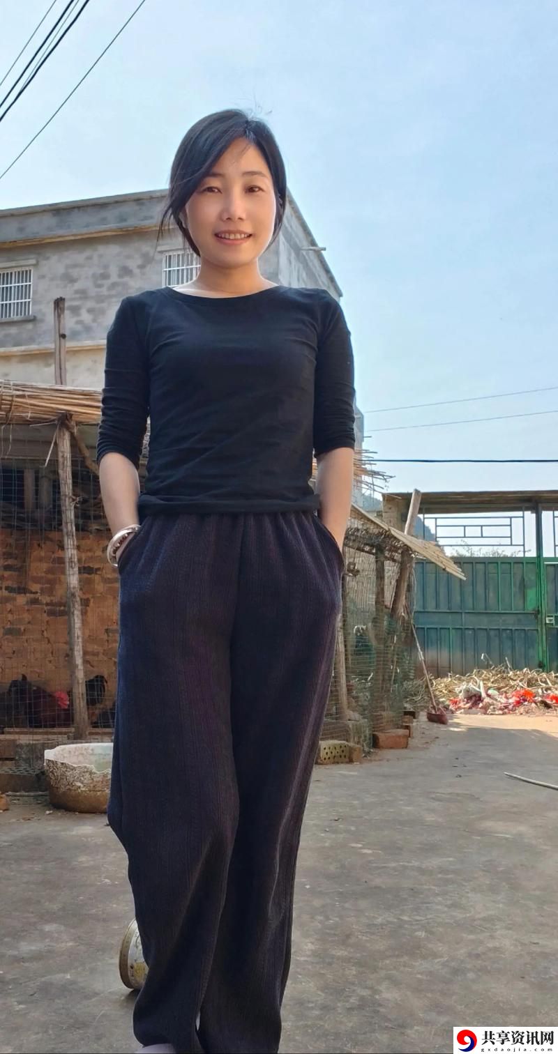 兰姨捂着嘴怕发出声音吵到别人更新了，平台：温暖的日子