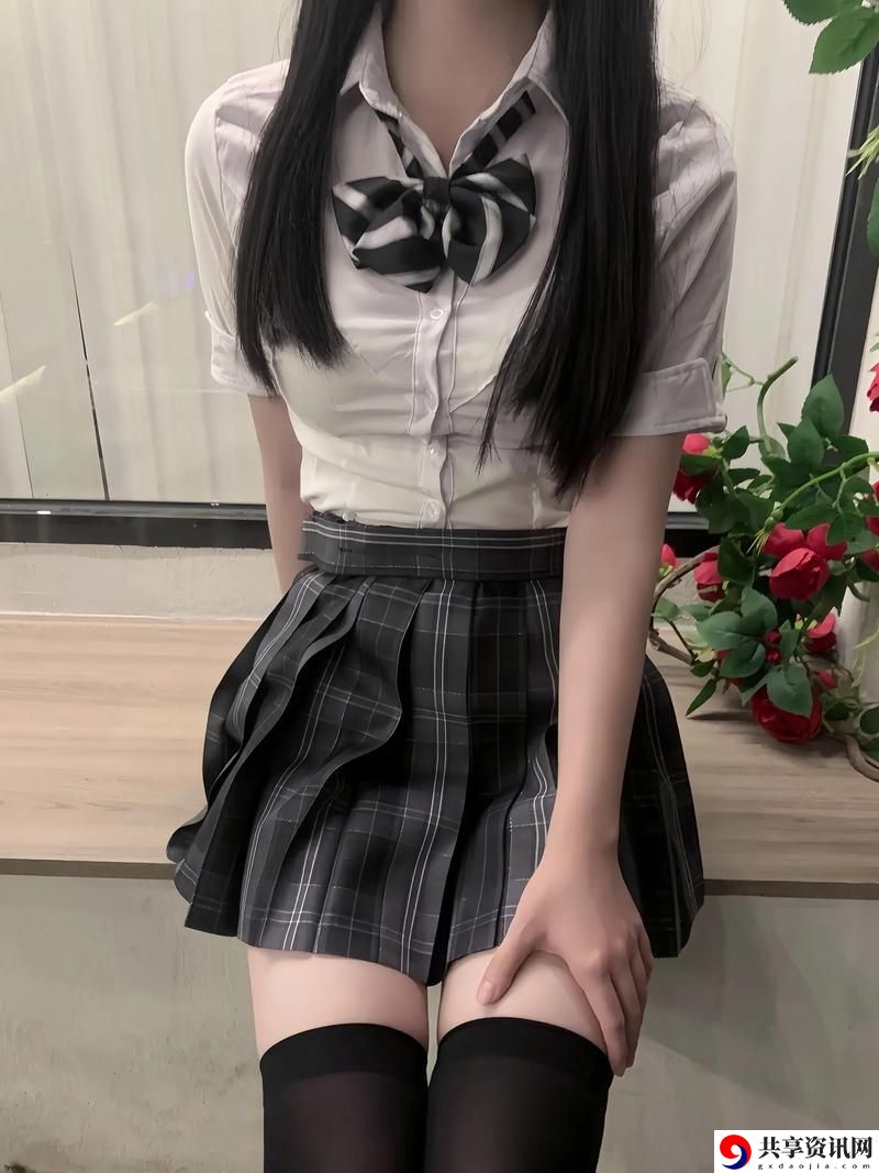 独特魅力的一面——91丨九色丨国产女??黑色jk的时尚之旅