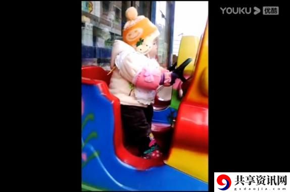 让宝宝开心的时刻——宝宝坐上来自己摇H