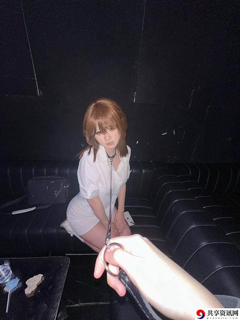  探秘“甜蜜惩罚真人版”：爱情与挑战的交织