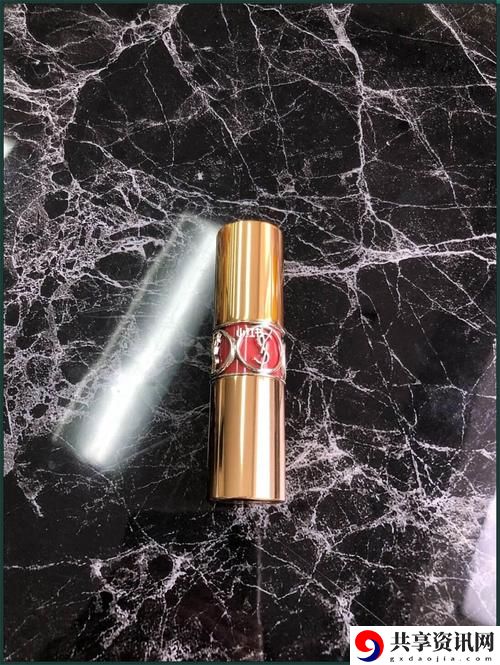 YSL水蜜桃86：完美唇彩的秘密武器